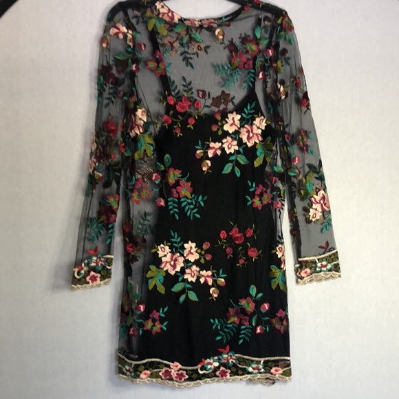 Ethereal embroidered floral dress. Gorgeously feminine perfect for summer soirée - Picture 5 of 5